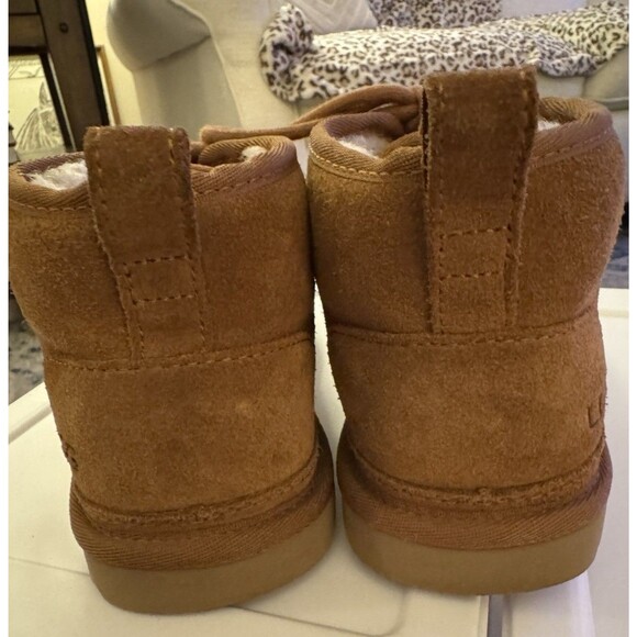 UGG Neumel Chukka Suede Lace Up Ankle Boots Size 7 Chestnut Brown - Picture 4 of 11